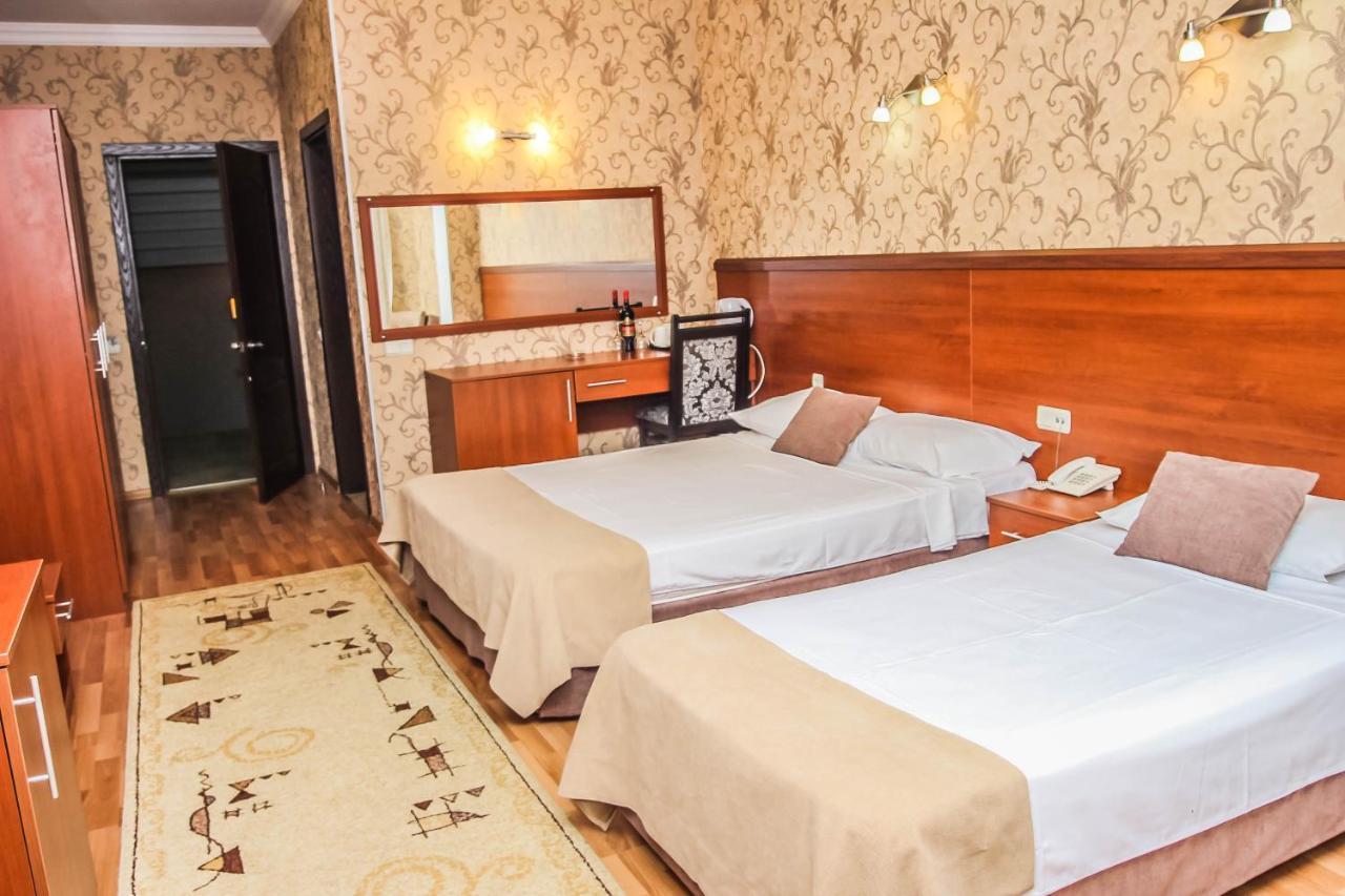 Hotel Istanbul Batoumi Extérieur photo