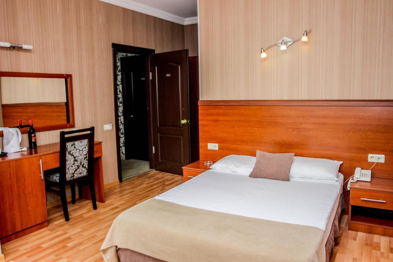 Hotel Istanbul Batoumi Extérieur photo