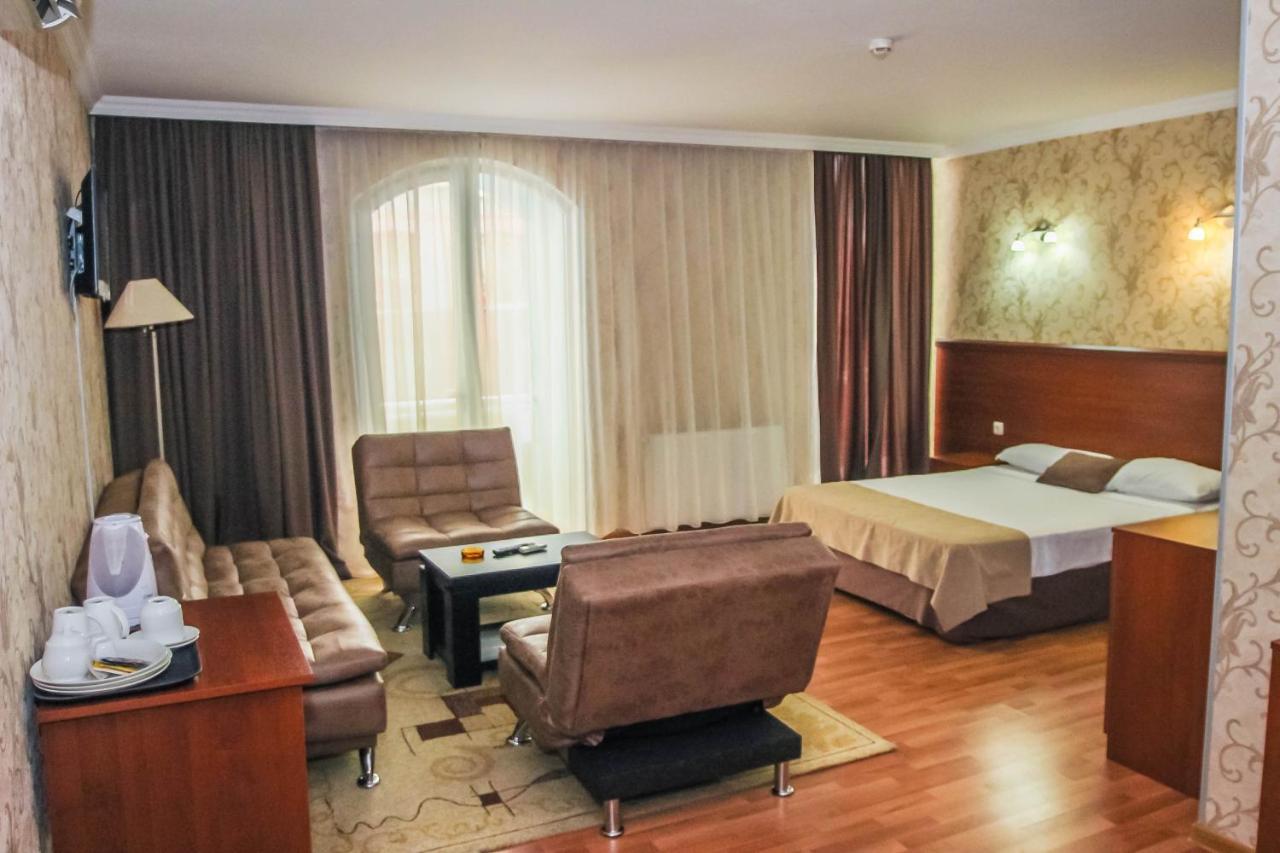 Hotel Istanbul Batoumi Extérieur photo
