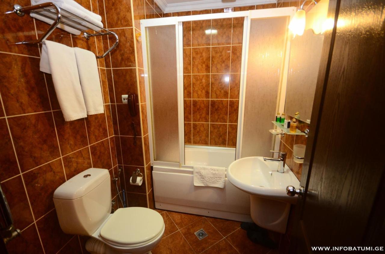 Hotel Istanbul Batoumi Extérieur photo
