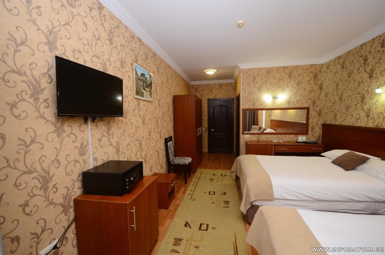 Hotel Istanbul Batoumi Extérieur photo