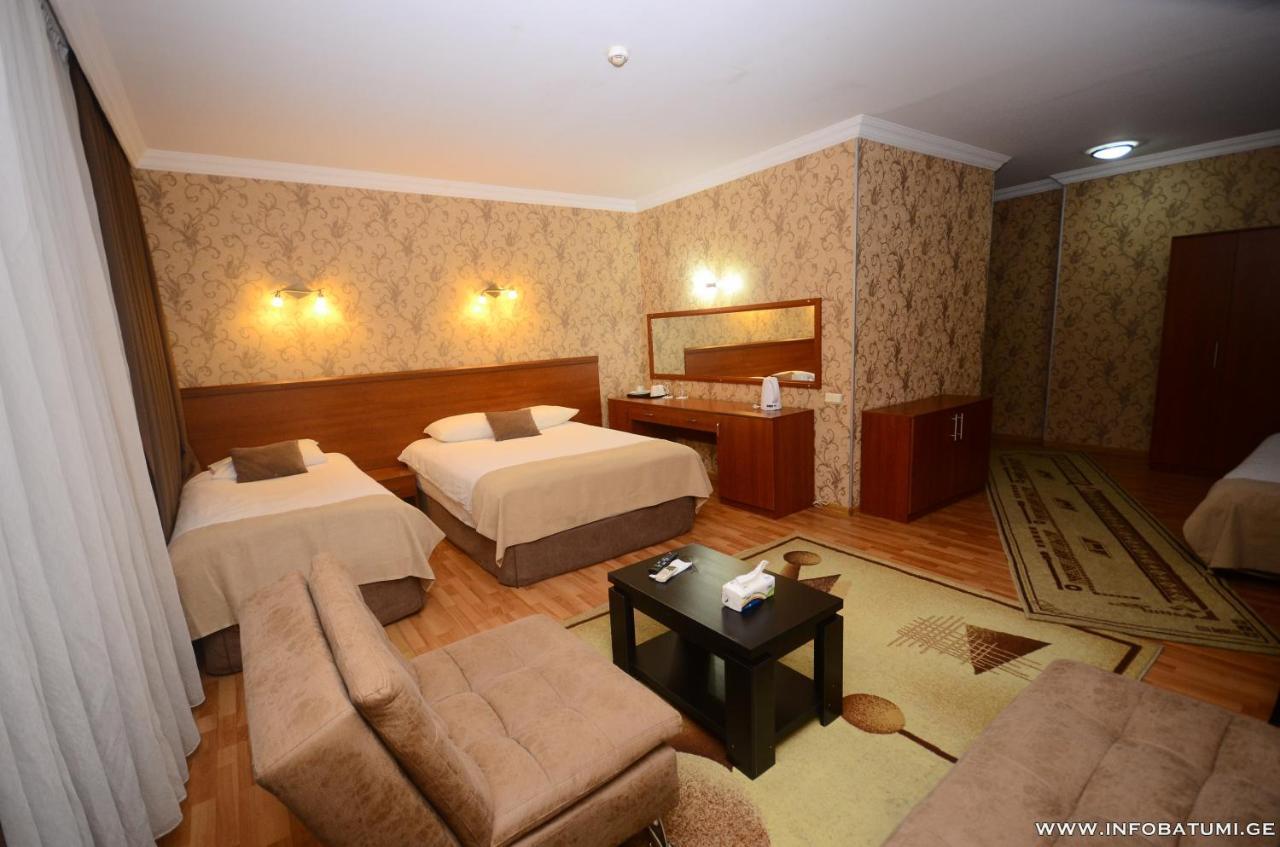 Hotel Istanbul Batoumi Extérieur photo