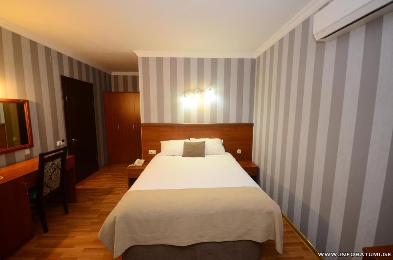 Hotel Istanbul Batoumi Extérieur photo