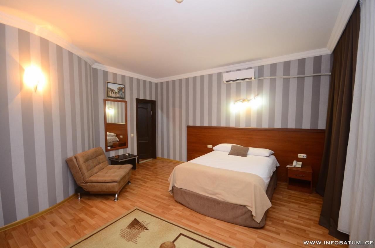 Hotel Istanbul Batoumi Extérieur photo