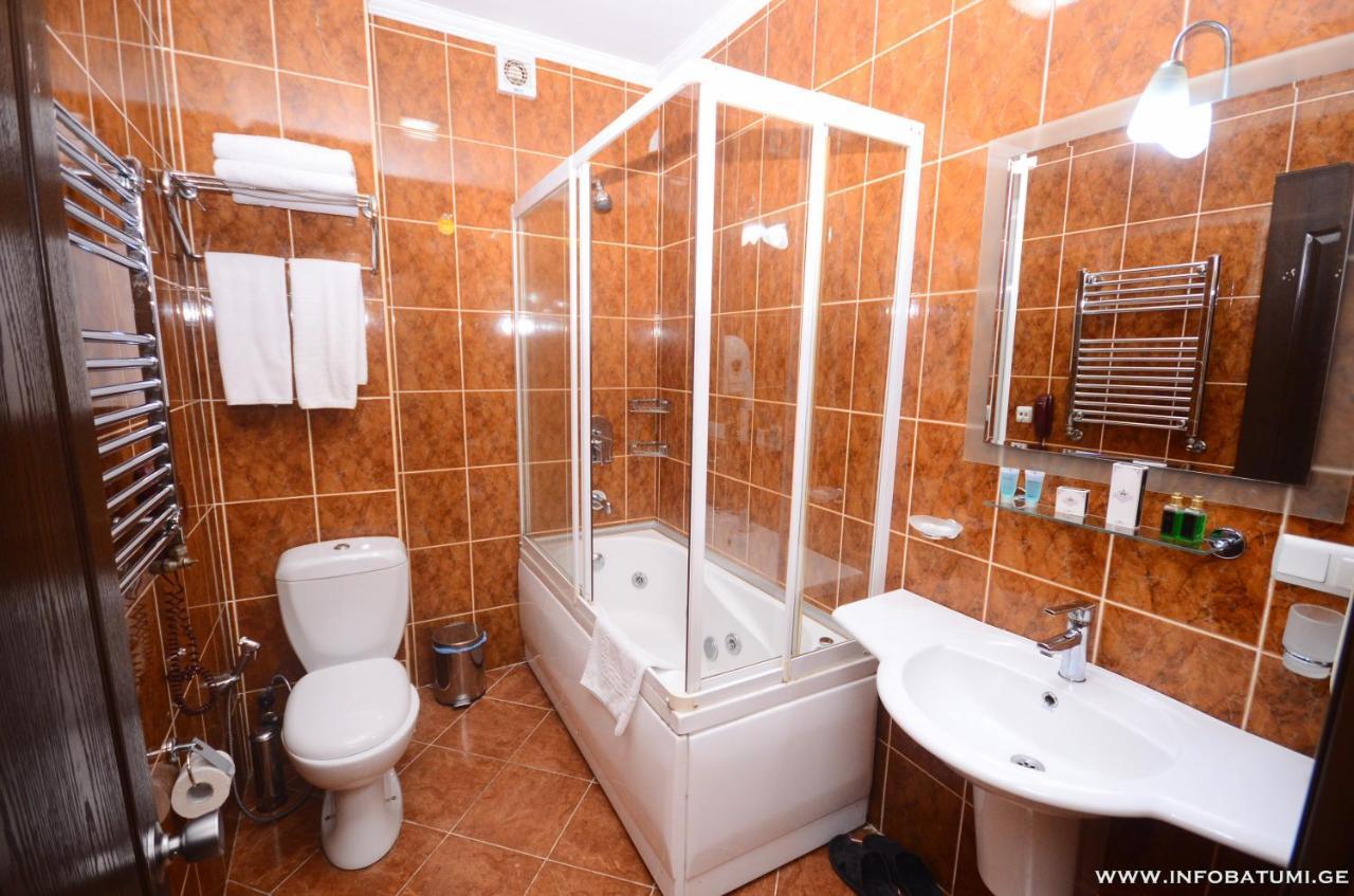 Hotel Istanbul Batoumi Extérieur photo