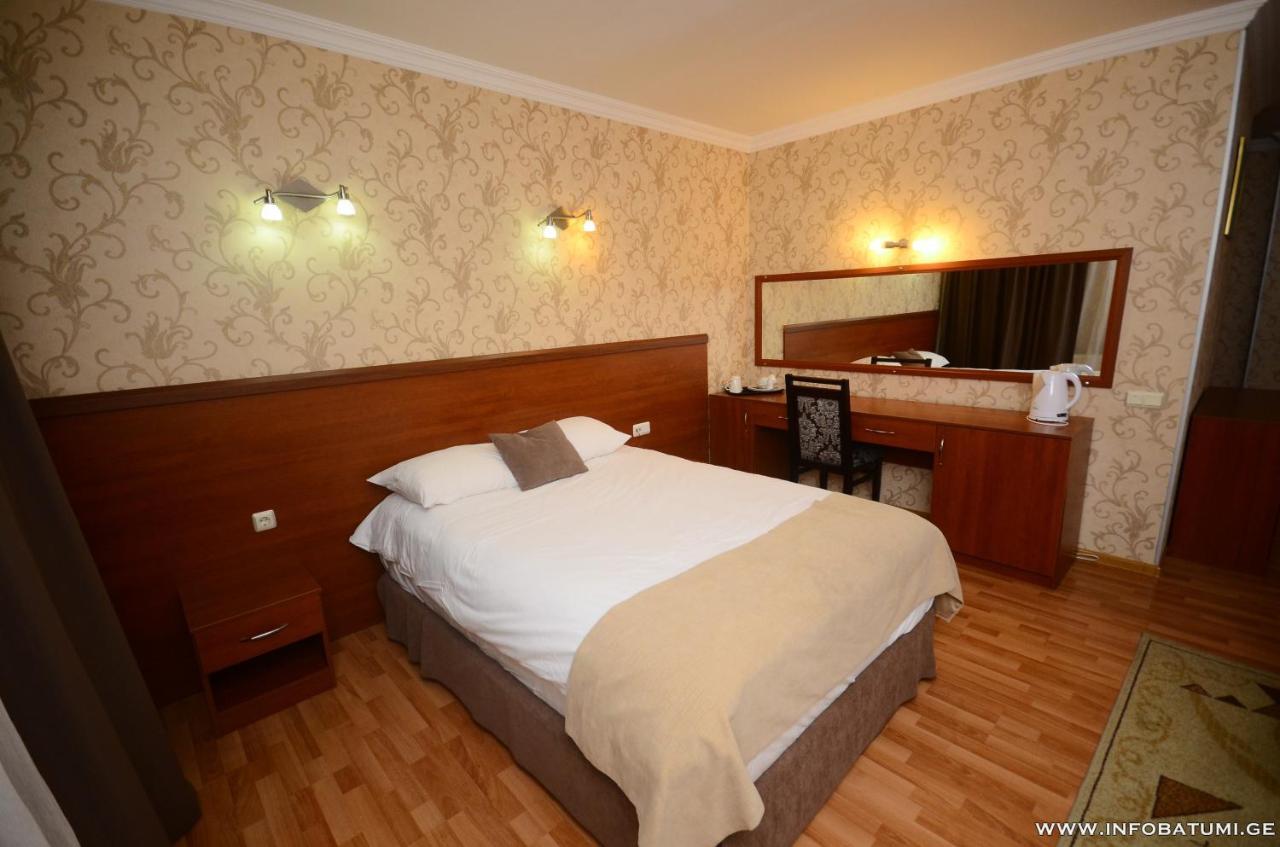 Hotel Istanbul Batoumi Extérieur photo